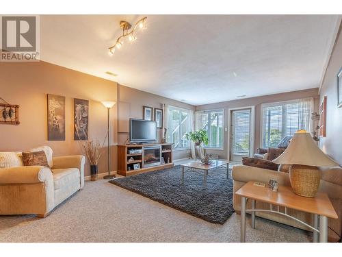 2841 Noyes Road, Naramata, BC - Indoor Photo Showing Living Room