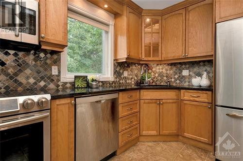 25 Liston Crescent, Ottawa, ON - Indoor Photo Showing Kitchen