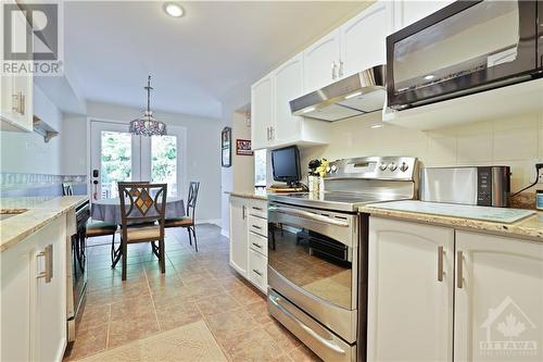 95 Springcreek Crescent, Ottawa, ON - Indoor Photo Showing Kitchen