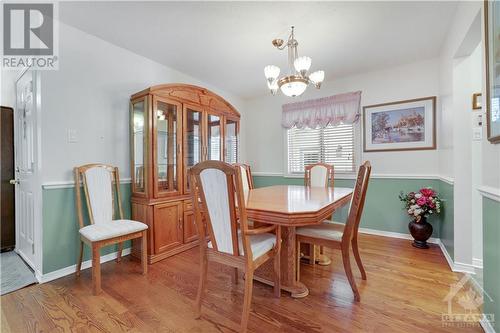 95 Springcreek Crescent, Ottawa, ON - Indoor Photo Showing Dining Room