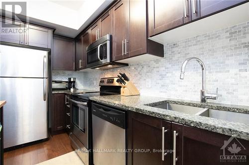 802 - 40 Nepean Street, Ottawa, ON - Indoor Photo Showing Kitchen With Stainless Steel Kitchen With Double Sink With Upgraded Kitchen