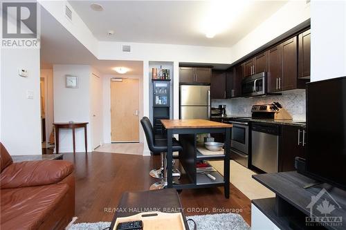 802 - 40 Nepean Street, Ottawa, ON - Indoor Photo Showing Kitchen With Stainless Steel Kitchen