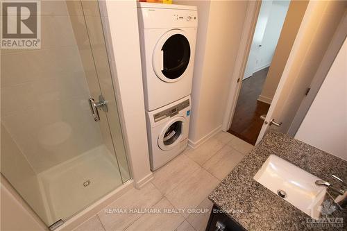 802 - 40 Nepean Street, Ottawa, ON - Indoor Photo Showing Laundry Room