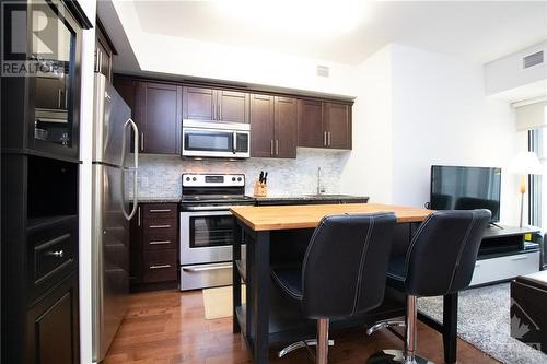 40 Nepean Street Unit#802, Ottawa, ON - Indoor Photo Showing Kitchen With Stainless Steel Kitchen