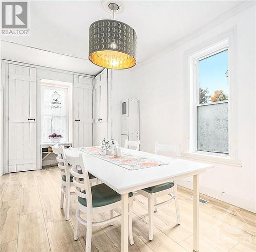 77 Napoleon Street, Carleton Place, ON - Indoor Photo Showing Dining Room