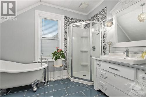 77 Napoleon Street, Carleton Place, ON - Indoor Photo Showing Bathroom