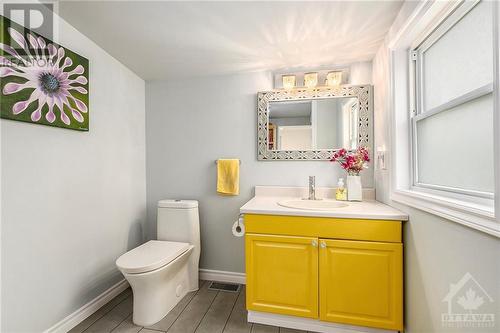 77 Napoleon Street, Carleton Place, ON - Indoor Photo Showing Bathroom