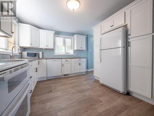 7 Main Street, Bauline, NL - Indoor Photo Showing Kitchen