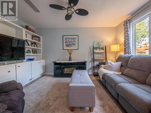 7 Main Street, Bauline, NL - Indoor Photo Showing Living Room