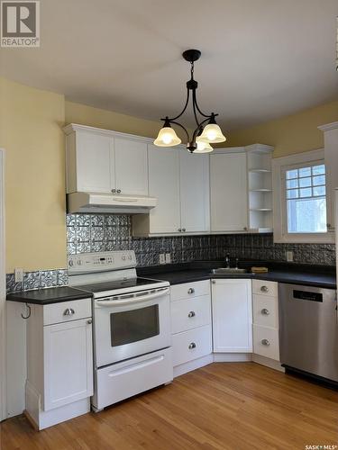 76 Angus Crescent, Regina, SK - Indoor Photo Showing Kitchen