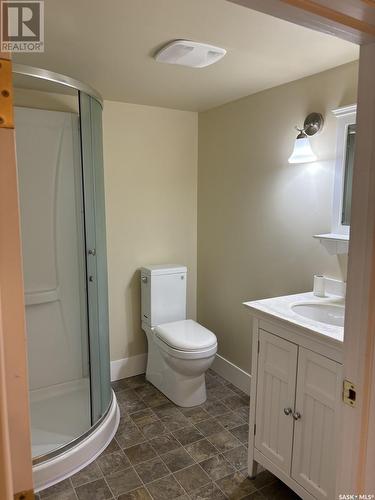 76 Angus Crescent, Regina, SK - Indoor Photo Showing Bathroom