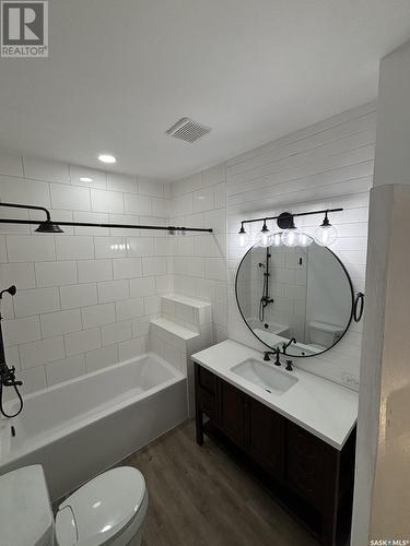 76 Angus Crescent, Regina, SK - Indoor Photo Showing Bathroom