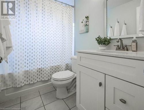 48 Hickson Drive, Kitchener, ON - Indoor Photo Showing Bathroom