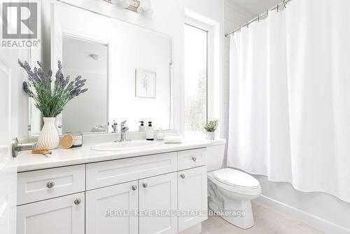 10 Dyer Crescent, Bracebridge, ON - Indoor Photo Showing Bathroom