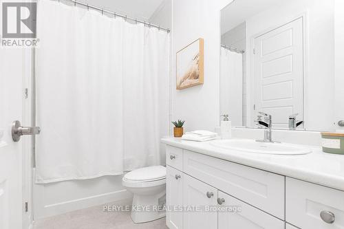 10 Dyer Crescent, Bracebridge, ON - Indoor Photo Showing Bathroom