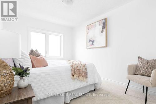 10 Dyer Crescent, Bracebridge, ON - Indoor Photo Showing Bedroom