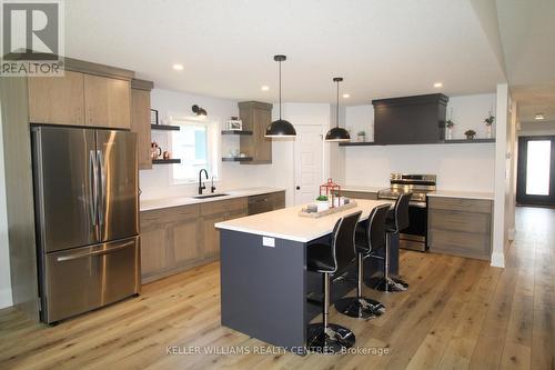 111 Third Street, Brockton, ON - Indoor Photo Showing Kitchen