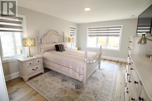 111 Third Street, Brockton, ON - Indoor Photo Showing Bedroom