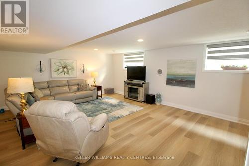 111 Third Street, Brockton, ON - Indoor Photo Showing Living Room