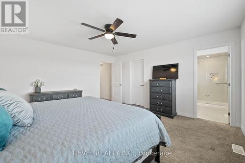 4065 Healing Street, Lincoln, ON - Indoor Photo Showing Bedroom