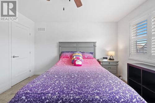 4065 Healing Street, Lincoln, ON - Indoor Photo Showing Bedroom