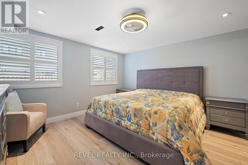 4065 Healing Street, Lincoln, ON - Indoor Photo Showing Bedroom