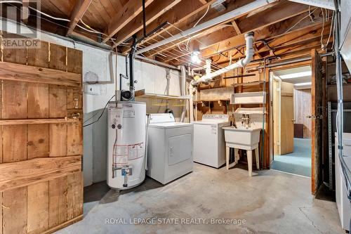 33 Greenwood Street, Hamilton, ON - Indoor Photo Showing Laundry Room