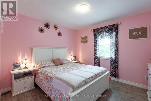 37 Union Street, Bayham (Vienna), ON - Indoor Photo Showing Bedroom