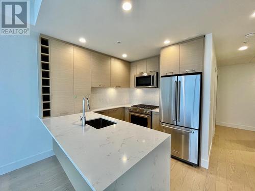 1191 Sunset Drive Unit# 1607, Kelowna, BC - Indoor Photo Showing Kitchen With Stainless Steel Kitchen With Upgraded Kitchen