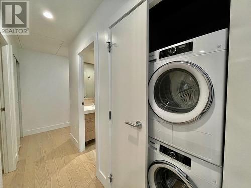 1191 Sunset Drive Unit# 1607, Kelowna, BC - Indoor Photo Showing Laundry Room