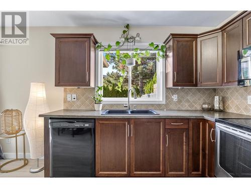 3832 Glen Canyon Drive, West Kelowna, BC - Indoor Photo Showing Kitchen With Double Sink