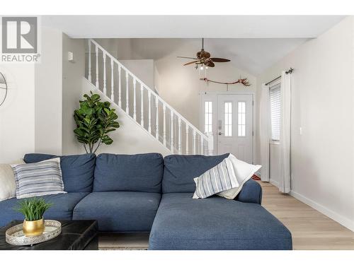 3832 Glen Canyon Drive, West Kelowna, BC - Indoor Photo Showing Living Room