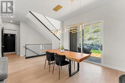 9829 Beacon Hill Crescent, Lake Country, BC - Indoor Photo Showing Dining Room