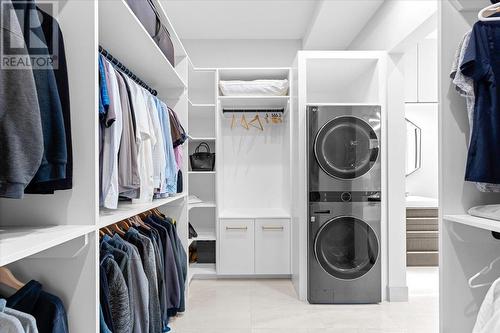 9829 Beacon Hill Crescent, Lake Country, BC - Indoor Photo Showing Laundry Room