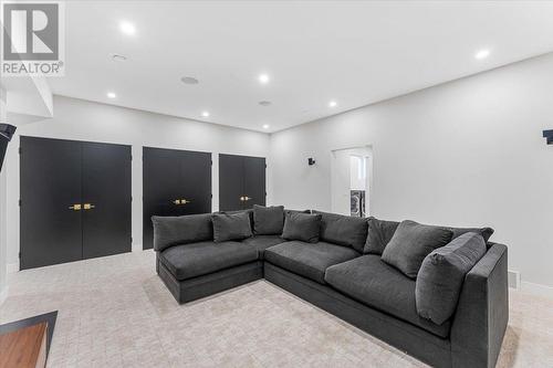 9829 Beacon Hill Crescent, Lake Country, BC - Indoor Photo Showing Living Room