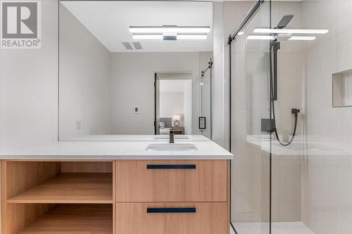 9829 Beacon Hill Crescent, Lake Country, BC - Indoor Photo Showing Bathroom