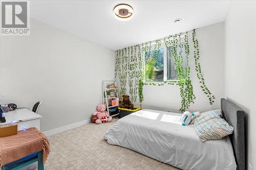 9829 Beacon Hill Crescent, Lake Country, BC - Indoor Photo Showing Bedroom