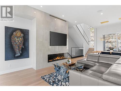 9829 Beacon Hill Crescent, Lake Country, BC - Indoor Photo Showing Living Room With Fireplace