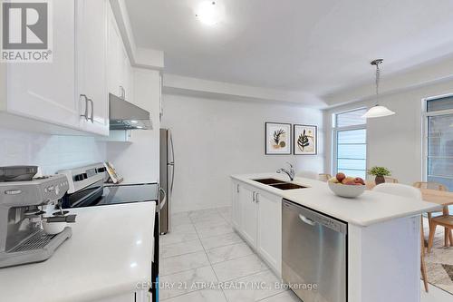 105 Carneros Way, Markham, ON - Indoor Photo Showing Kitchen With Double Sink