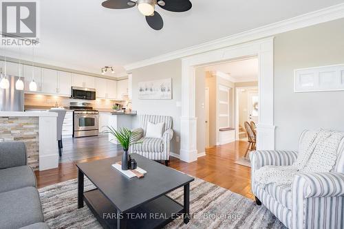 66 John W Taylor Avenue, New Tecumseth, ON - Indoor Photo Showing Living Room