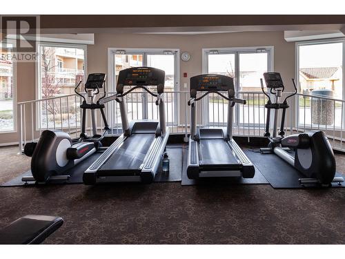 1088 Sunset Drive Unit# 306, Kelowna, BC - Indoor Photo Showing Gym Room