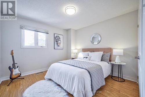 28 Mandel Crescent, Richmond Hill, ON - Indoor Photo Showing Bedroom