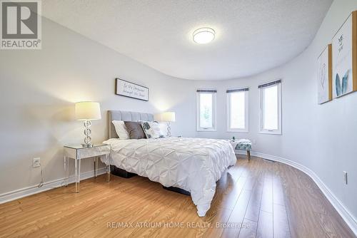 28 Mandel Crescent, Richmond Hill, ON - Indoor Photo Showing Bedroom