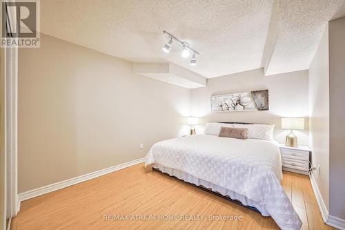 28 Mandel Crescent, Richmond Hill, ON - Indoor Photo Showing Bedroom