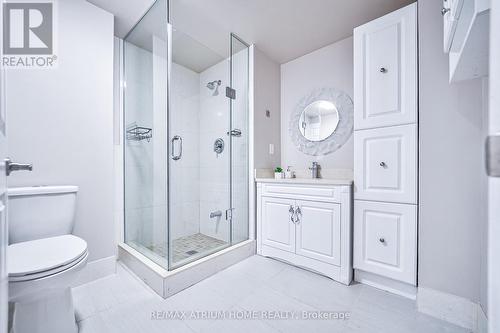 28 Mandel Crescent, Richmond Hill, ON - Indoor Photo Showing Bathroom