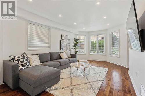 62 Summerset Drive, Barrie, ON - Indoor Photo Showing Living Room