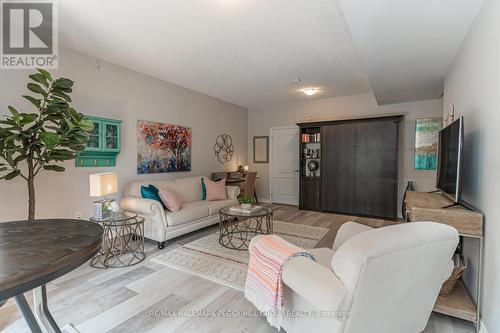 210 - 44 Ferndale Drive S, Barrie, ON - Indoor Photo Showing Living Room