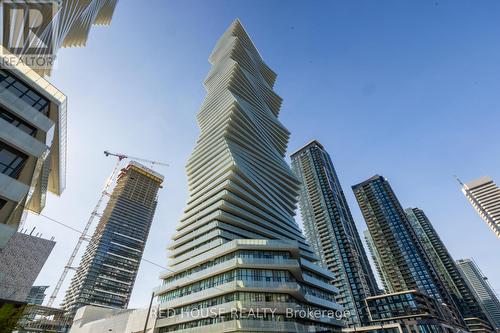 705 - 3900 Confederation Parkway, Mississauga, ON - Outdoor With Facade