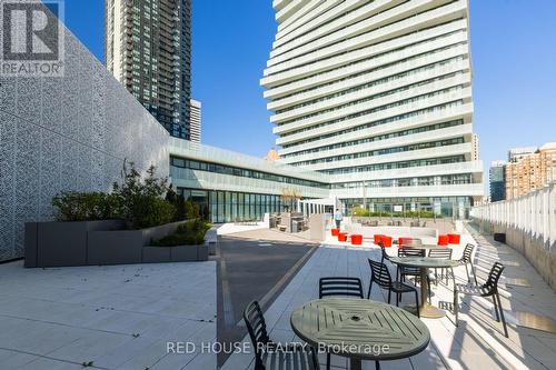 705 - 3900 Confederation Parkway, Mississauga, ON - Outdoor