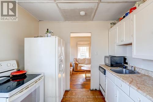 1059 Gardner Avenue, Mississauga, ON - Indoor Photo Showing Kitchen